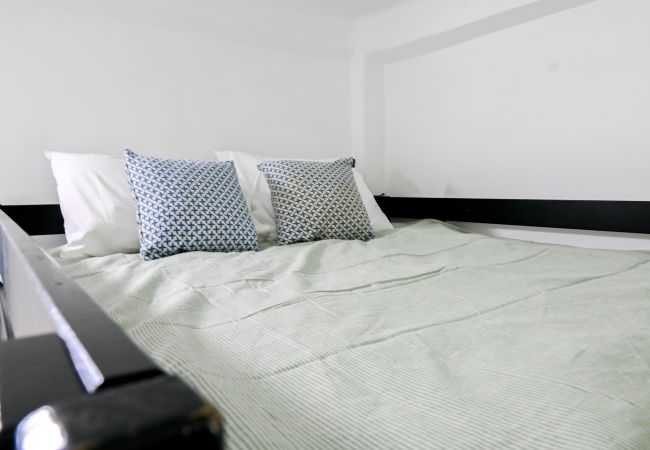 Studio a Madrid - M (RVI40) Coqueto apartamento de un dormitorio en Cuatro Caminos. Temporal Studio a Madrid - M (RVI40) Coqueto apartamento de un dormitorio en Cuatro Caminos. Temporal