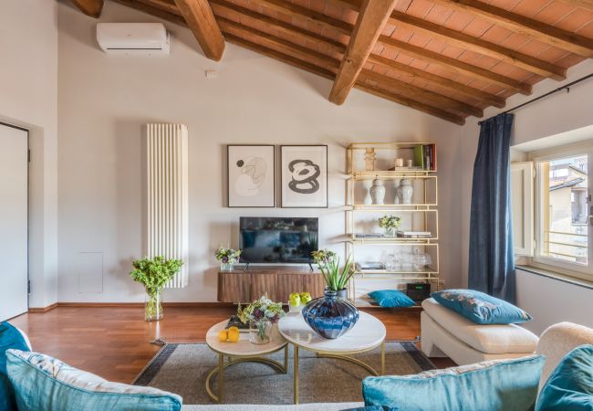 Appartamento a Lucca - De Nobili Penthouse, Luxury Apartment with Elevator inside the Walls of Lucca Appartamento a Lucca - De Nobili Penthouse, Luxury Apartment with Elevator inside the Walls of Lucca