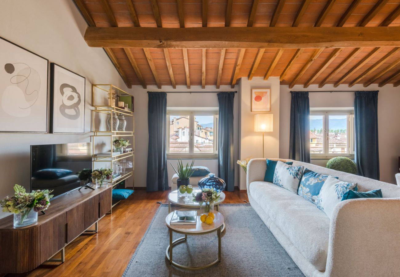 Appartamento a Lucca - De Nobili Penthouse, Luxury Apartment with Elevator inside the Walls of Lucca Appartamento a Lucca - De Nobili Penthouse, Luxury Apartment with Elevator inside the Walls of Lucca
