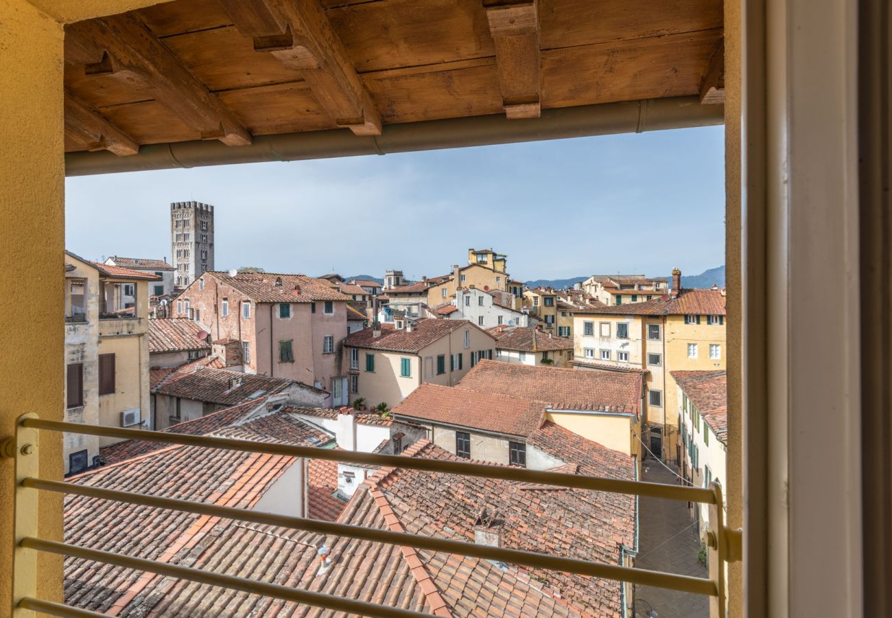 Appartamento a Lucca - De Nobili Penthouse, Luxury Apartment with Elevator inside the Walls of Lucca Appartamento a Lucca - De Nobili Penthouse, Luxury Apartment with Elevator inside the Walls of Lucca