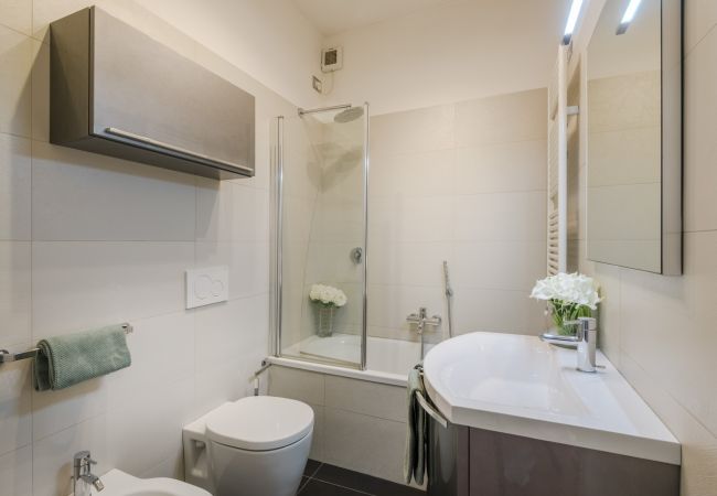 Appartamento a Lucca - Elegant Modern Apartment with Terrace in Historic Lucca Appartamento a Lucca - Elegant Modern Apartment with Terrace in Historic Lucca