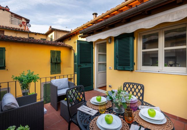 Appartamento a Lucca - Elegant Modern Apartment with Terrace in Historic Lucca Appartamento a Lucca - Elegant Modern Apartment with Terrace in Historic Lucca