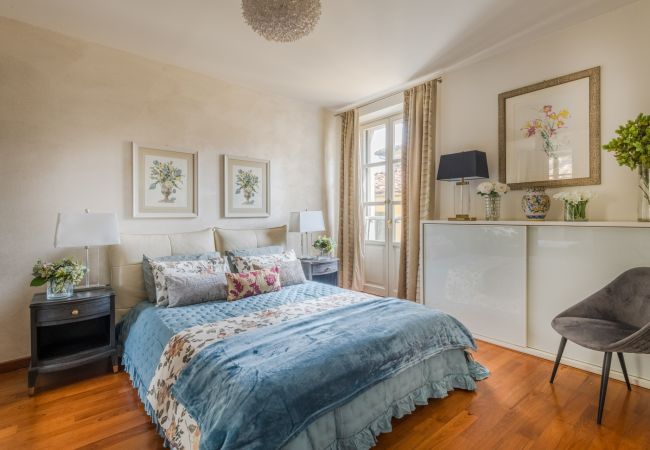 Appartamento a Lucca - Elegant Modern Apartment with Terrace in Historic Lucca Appartamento a Lucca - Elegant Modern Apartment with Terrace in Historic Lucca