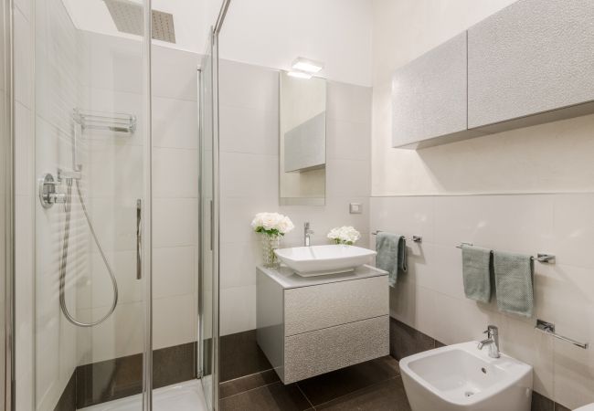 Appartamento a Lucca - Elegant Modern Apartment with Terrace in Historic Lucca Appartamento a Lucca - Elegant Modern Apartment with Terrace in Historic Lucca