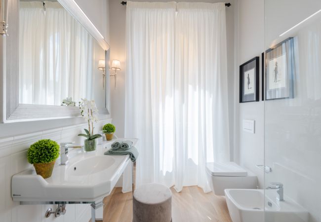 Appartamento a Lucca - Luxurious Modern Apartment in the Heart of Historic Lucca Appartamento a Lucca - Luxurious Modern Apartment in the Heart of Historic Lucca