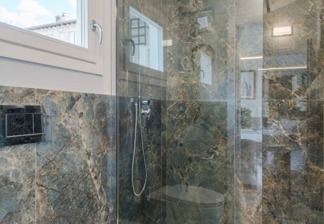 Appartamento a Lucca - Luxurious Modern Apartment in the Heart of Historic Lucca Appartamento a Lucca - Luxurious Modern Apartment in the Heart of Historic Lucca