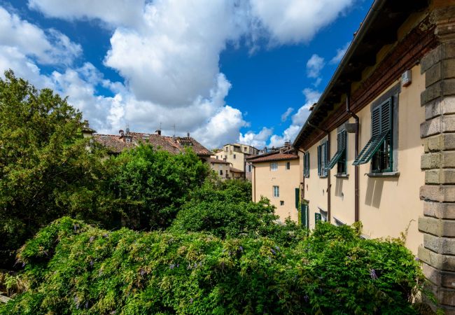 Appartamento a Lucca - GARDEN VISTA Charming 2 Bedrooms 2 Bathrooms Apartment inside the Walls of Lucca Appartamento a Lucca - GARDEN VISTA Charming 2 Bedrooms 2 Bathrooms Apartment inside the Walls of Lucca