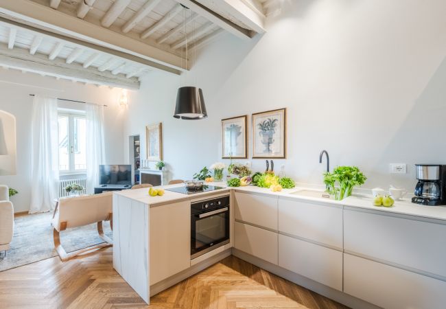 Appartamento a Lucca - GARDEN VISTA Charming 2 Bedrooms 2 Bathrooms Apartment inside the Walls of Lucca Appartamento a Lucca - GARDEN VISTA Charming 2 Bedrooms 2 Bathrooms Apartment inside the Walls of Lucca
