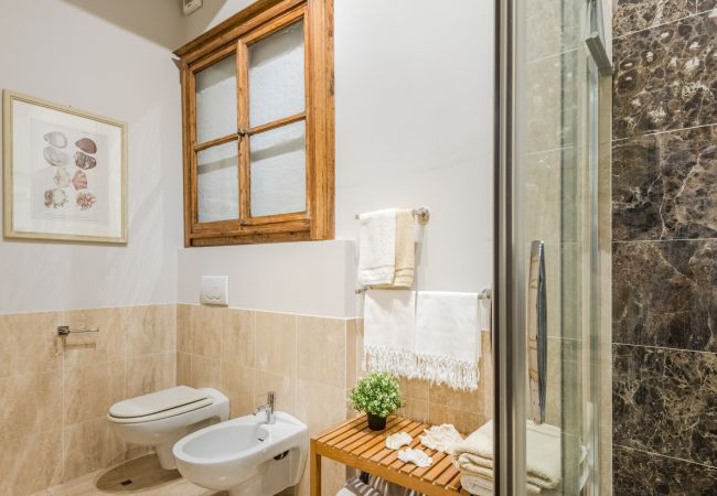 Appartamento a Lucca - GARDEN VISTA Charming 2 Bedrooms 2 Bathrooms Apartment inside the Walls of Lucca Appartamento a Lucca - GARDEN VISTA Charming 2 Bedrooms 2 Bathrooms Apartment inside the Walls of Lucca