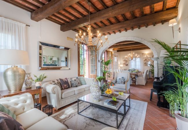 Villa a San Miniato - Villa San Miniato Corniano: Iconic 5 Bedrooms Farmhouse with Pool Villa a San Miniato - Villa San Miniato Corniano: Iconic 5 Bedrooms Farmhouse with Pool