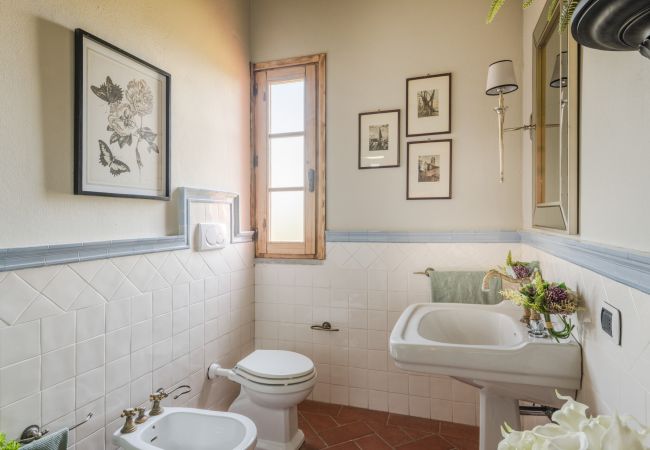 Villa a San Miniato - Villa San Miniato Corniano: Iconic 5 Bedrooms Farmhouse with Pool Villa a San Miniato - Villa San Miniato Corniano: Iconic 5 Bedrooms Farmhouse with Pool