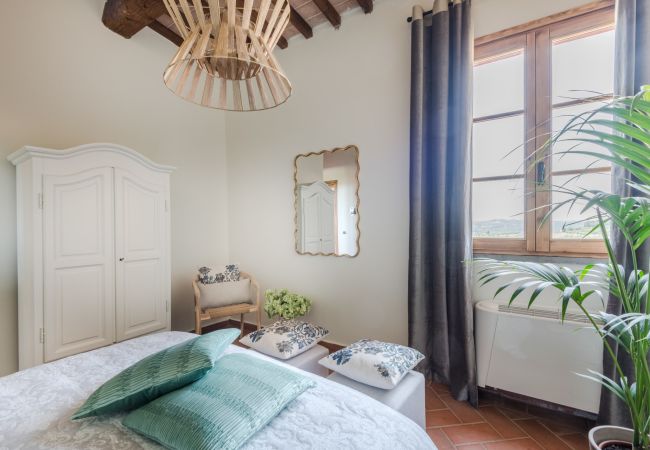 Villa a San Miniato - Villa San Miniato Corniano: Iconic 5 Bedrooms Farmhouse with Pool Villa a San Miniato - Villa San Miniato Corniano: Iconic 5 Bedrooms Farmhouse with Pool