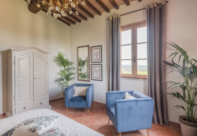 Villa a San Miniato - Villa San Miniato Corniano: Iconic 5 Bedrooms Farmhouse with Pool Villa a San Miniato - Villa San Miniato Corniano: Iconic 5 Bedrooms Farmhouse with Pool