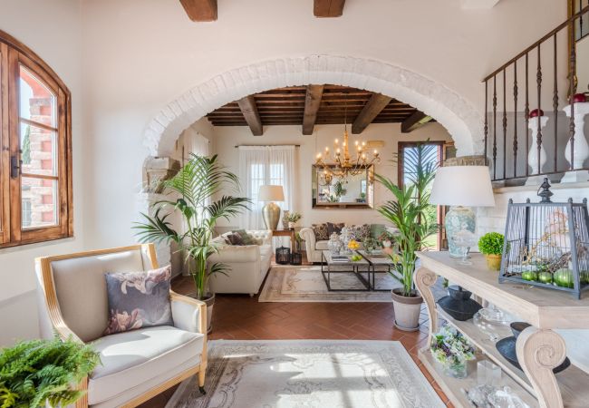 Villa a San Miniato - Villa San Miniato Corniano: Iconic 5 Bedrooms Farmhouse with Pool Villa a San Miniato - Villa San Miniato Corniano: Iconic 5 Bedrooms Farmhouse with Pool