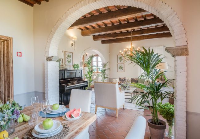 Villa a San Miniato - Villa San Miniato Corniano: Iconic 5 Bedrooms Farmhouse with Pool Villa a San Miniato - Villa San Miniato Corniano: Iconic 5 Bedrooms Farmhouse with Pool