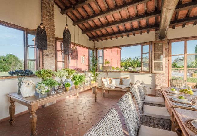 Villa a San Miniato - Villa San Miniato Corniano: Iconic 5 Bedrooms Farmhouse with Pool Villa a San Miniato - Villa San Miniato Corniano: Iconic 5 Bedrooms Farmhouse with Pool