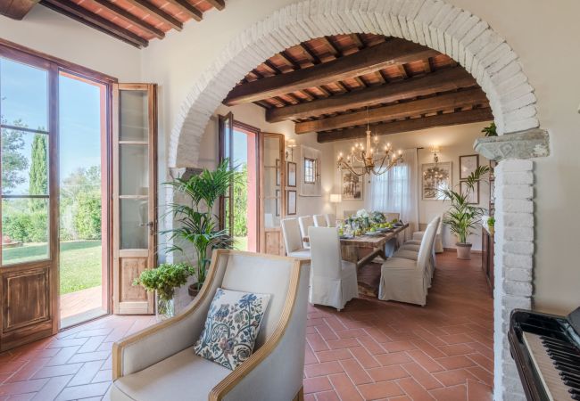 Villa a San Miniato - Villa San Miniato Corniano: Iconic 5 Bedrooms Farmhouse with Pool Villa a San Miniato - Villa San Miniato Corniano: Iconic 5 Bedrooms Farmhouse with Pool