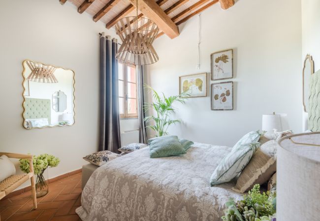 Villa a San Miniato - Villa San Miniato Corniano: Iconic 5 Bedrooms Farmhouse with Pool Villa a San Miniato - Villa San Miniato Corniano: Iconic 5 Bedrooms Farmhouse with Pool