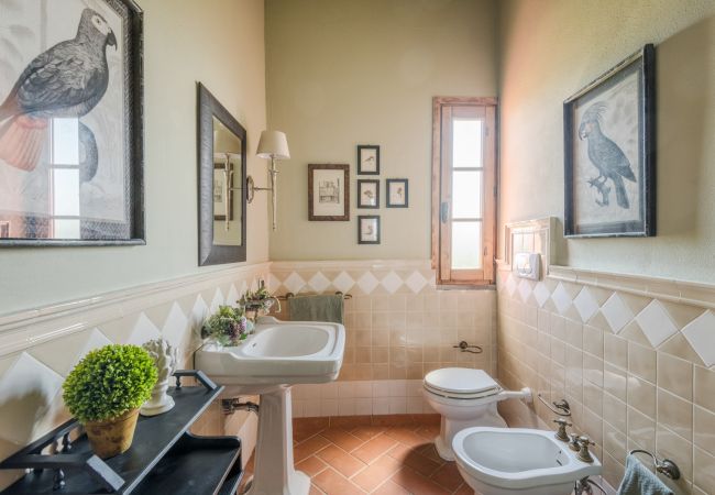 Villa a San Miniato - Villa San Miniato Corniano: Iconic 5 Bedrooms Farmhouse with Pool Villa a San Miniato - Villa San Miniato Corniano: Iconic 5 Bedrooms Farmhouse with Pool