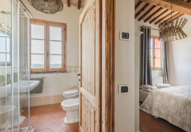 Villa a San Miniato - Villa San Miniato Corniano: Iconic 5 Bedrooms Farmhouse with Pool Villa a San Miniato - Villa San Miniato Corniano: Iconic 5 Bedrooms Farmhouse with Pool