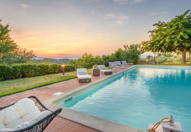 Villa a San Miniato - Villa San Miniato Corniano: Iconic 5 Bedrooms Farmhouse with Pool Villa a San Miniato - Villa San Miniato Corniano: Iconic 5 Bedrooms Farmhouse with Pool