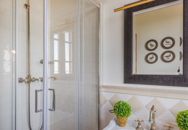 Villa a San Miniato - Villa San Miniato Corniano: Iconic 5 Bedrooms Farmhouse with Pool Villa a San Miniato - Villa San Miniato Corniano: Iconic 5 Bedrooms Farmhouse with Pool
