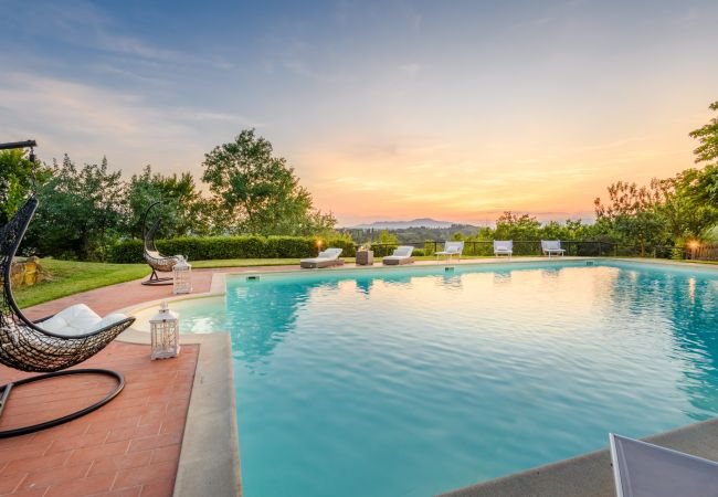 Villa a San Miniato - Villa San Miniato Corniano: Iconic 5 Bedrooms Farmhouse with Pool Villa a San Miniato - Villa San Miniato Corniano: Iconic 5 Bedrooms Farmhouse with Pool
