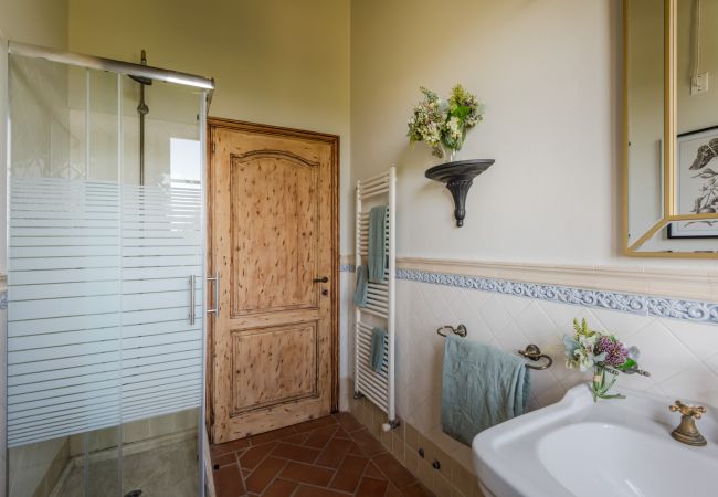 Villa a San Miniato - Villa San Miniato Corniano: Iconic 5 Bedrooms Farmhouse with Pool Villa a San Miniato - Villa San Miniato Corniano: Iconic 5 Bedrooms Farmhouse with Pool