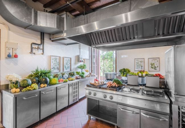 Villa a San Miniato - Villa San Miniato Corniano: Iconic 5 Bedrooms Farmhouse with Pool Villa a San Miniato - Villa San Miniato Corniano: Iconic 5 Bedrooms Farmhouse with Pool