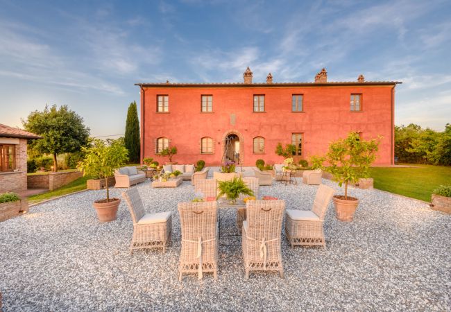 Villa a San Miniato - Villa San Miniato Corniano: Iconic 5 Bedrooms Farmhouse with Pool Villa a San Miniato - Villa San Miniato Corniano: Iconic 5 Bedrooms Farmhouse with Pool