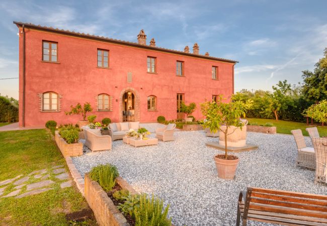 Villa a San Miniato - Villa San Miniato Corniano: Iconic 5 Bedrooms Farmhouse with Pool Villa a San Miniato - Villa San Miniato Corniano: Iconic 5 Bedrooms Farmhouse with Pool
