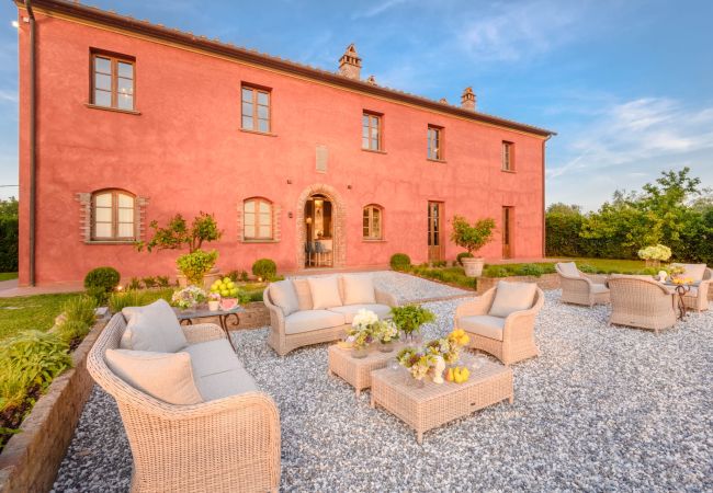 Villa a San Miniato - Villa San Miniato Corniano: Iconic 5 Bedrooms Farmhouse with Pool Villa a San Miniato - Villa San Miniato Corniano: Iconic 5 Bedrooms Farmhouse with Pool