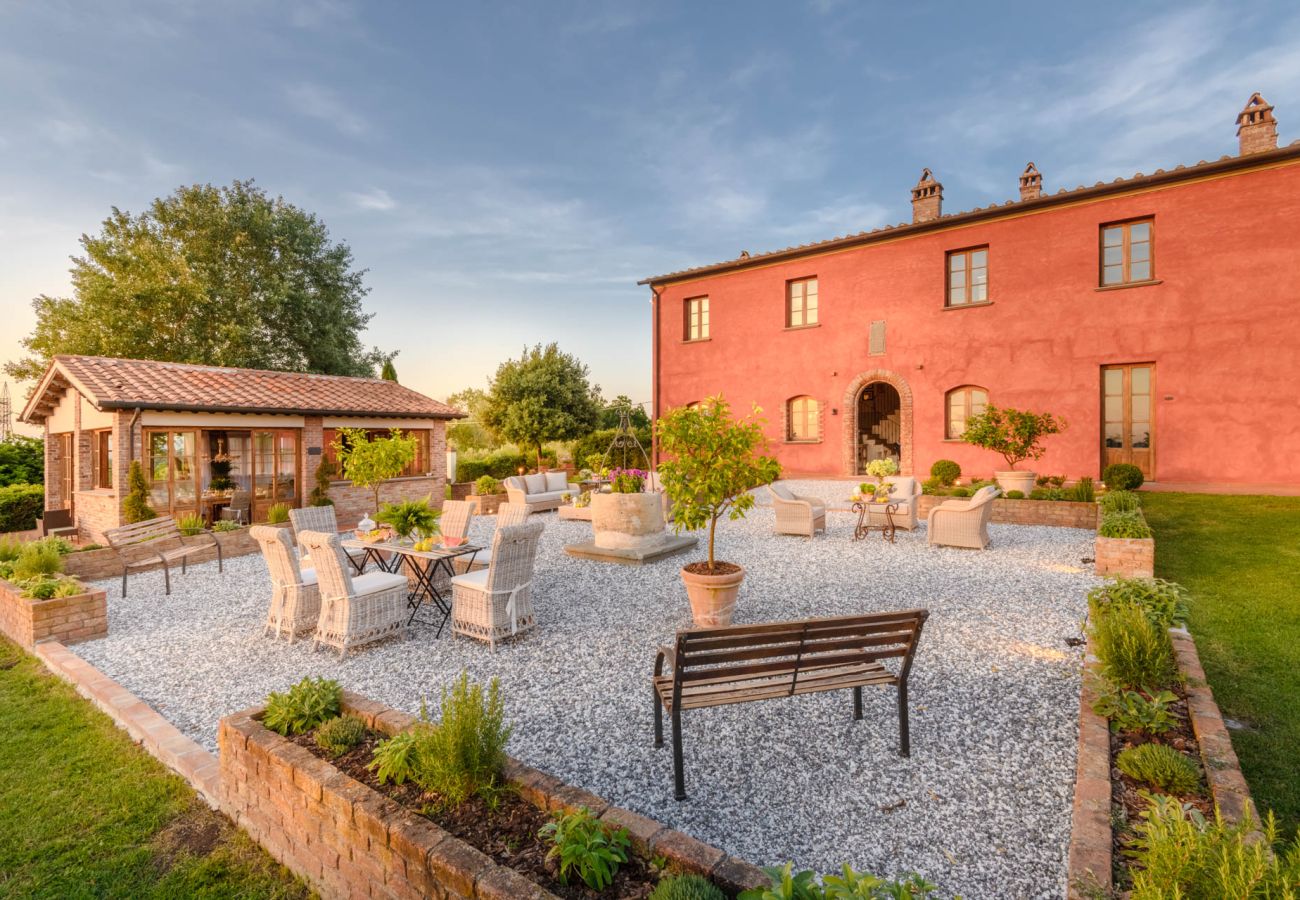 Villa a San Miniato - Villa San Miniato Corniano: Iconic 5 Bedrooms Farmhouse with Pool Villa a San Miniato - Villa San Miniato Corniano: Iconic 5 Bedrooms Farmhouse with Pool