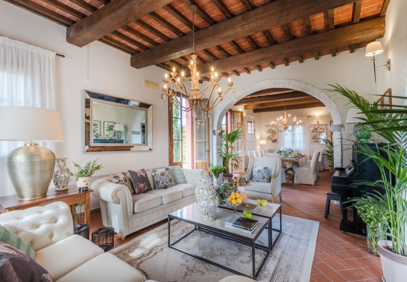Villa a San Miniato - Villa San Miniato Corniano: Iconic 5 Bedrooms Farmhouse with Pool Villa a San Miniato - Villa San Miniato Corniano: Iconic 5 Bedrooms Farmhouse with Pool