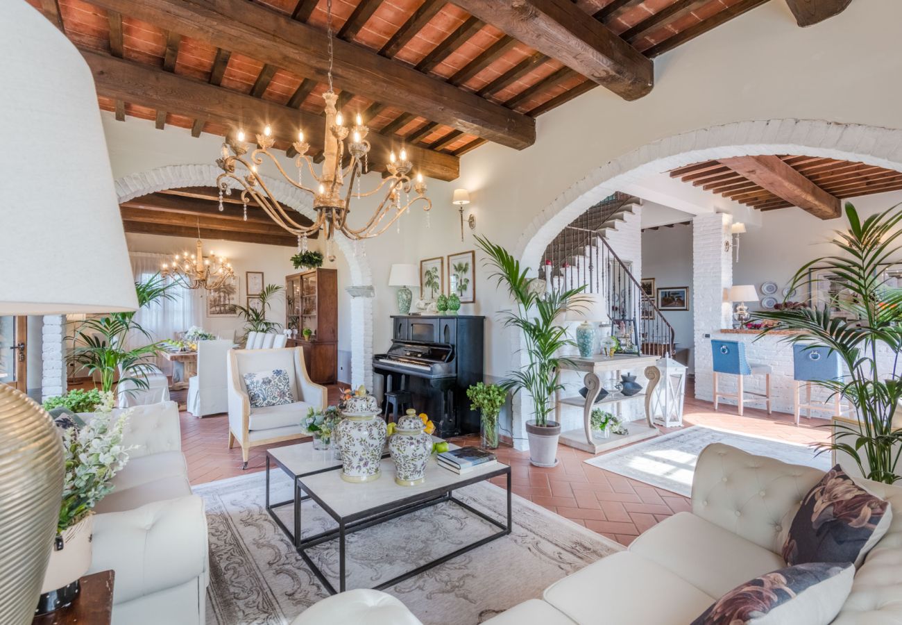 Villa a San Miniato - Villa San Miniato Corniano: Iconic 5 Bedrooms Farmhouse with Pool Villa a San Miniato - Villa San Miniato Corniano: Iconic 5 Bedrooms Farmhouse with Pool