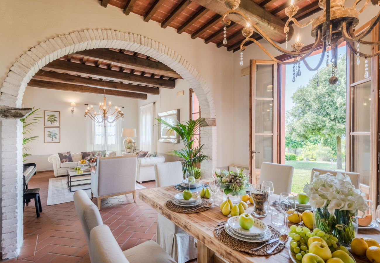 Villa a San Miniato - Villa San Miniato Corniano: Iconic 5 Bedrooms Farmhouse with Pool Villa a San Miniato - Villa San Miniato Corniano: Iconic 5 Bedrooms Farmhouse with Pool