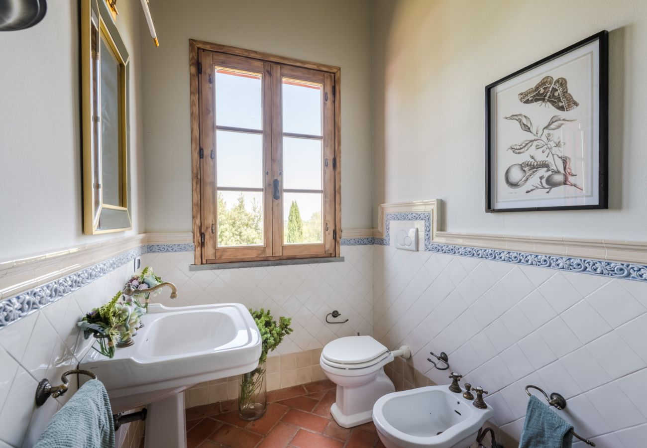 Villa a San Miniato - Villa San Miniato Corniano: Iconic 5 Bedrooms Farmhouse with Pool Villa a San Miniato - Villa San Miniato Corniano: Iconic 5 Bedrooms Farmhouse with Pool