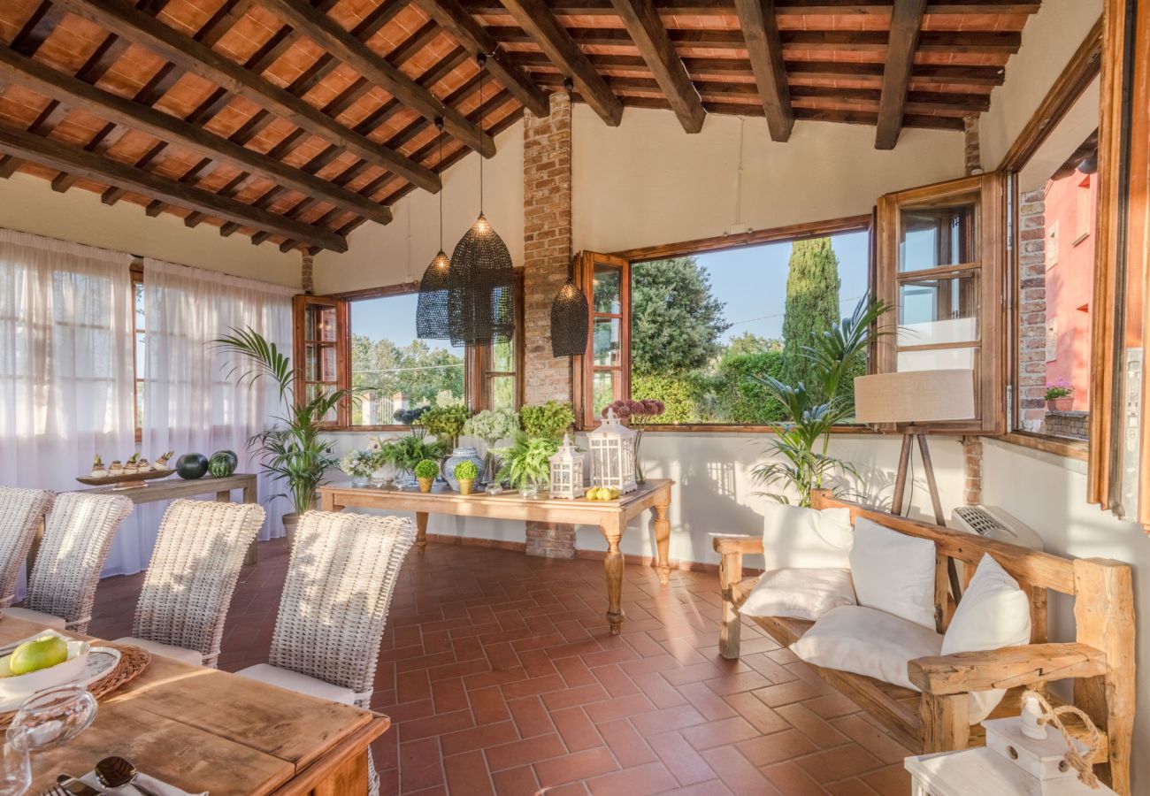 Villa a San Miniato - Villa San Miniato Corniano: Iconic 5 Bedrooms Farmhouse with Pool Villa a San Miniato - Villa San Miniato Corniano: Iconic 5 Bedrooms Farmhouse with Pool