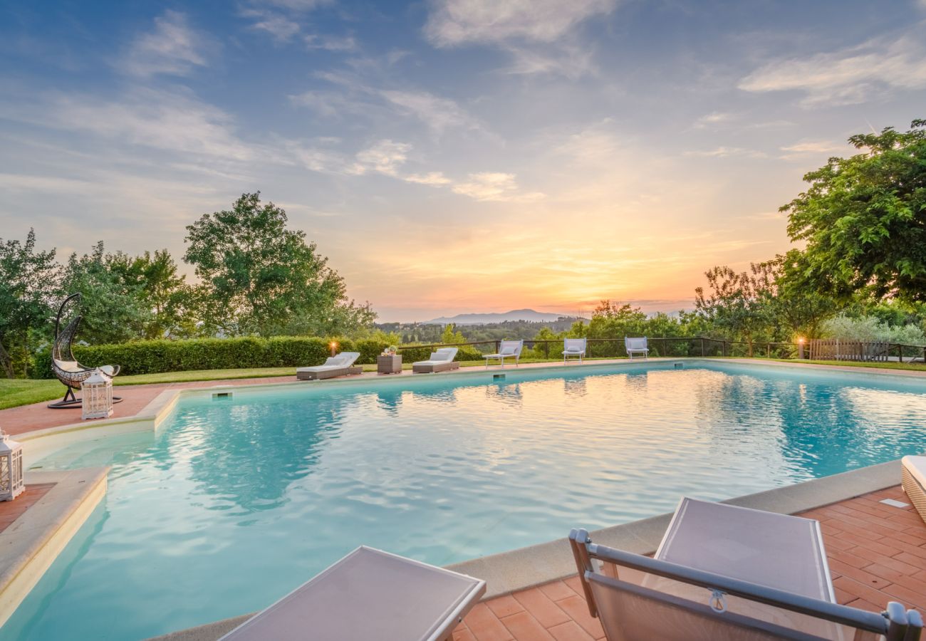 Villa a San Miniato - Villa San Miniato Corniano: Iconic 5 Bedrooms Farmhouse with Pool Villa a San Miniato - Villa San Miniato Corniano: Iconic 5 Bedrooms Farmhouse with Pool