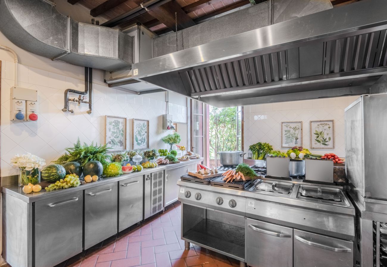 Villa a San Miniato - Villa San Miniato Corniano: Iconic 5 Bedrooms Farmhouse with Pool Villa a San Miniato - Villa San Miniato Corniano: Iconic 5 Bedrooms Farmhouse with Pool