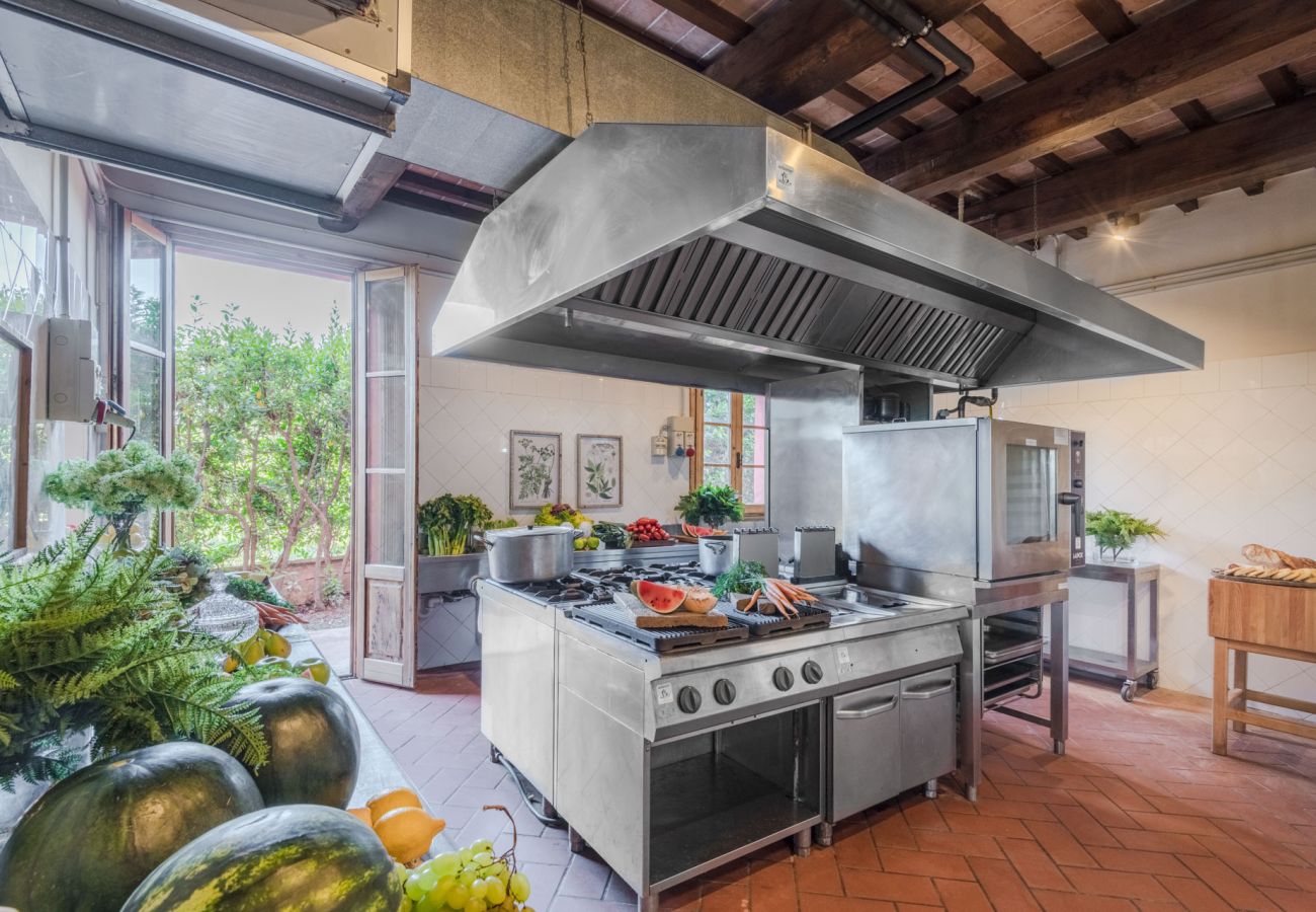 Villa a San Miniato - Villa San Miniato Corniano: Iconic 5 Bedrooms Farmhouse with Pool Villa a San Miniato - Villa San Miniato Corniano: Iconic 5 Bedrooms Farmhouse with Pool