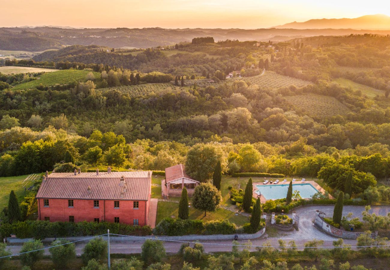 Villa a San Miniato - Villa San Miniato Corniano: Iconic 5 Bedrooms Farmhouse with Pool Villa a San Miniato - Villa San Miniato Corniano: Iconic 5 Bedrooms Farmhouse with Pool