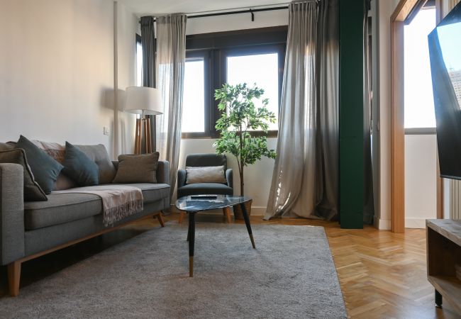  a Madrid - Bonito apartamento de dos dormitorios a pocos minutos de Gran VíaSIL2