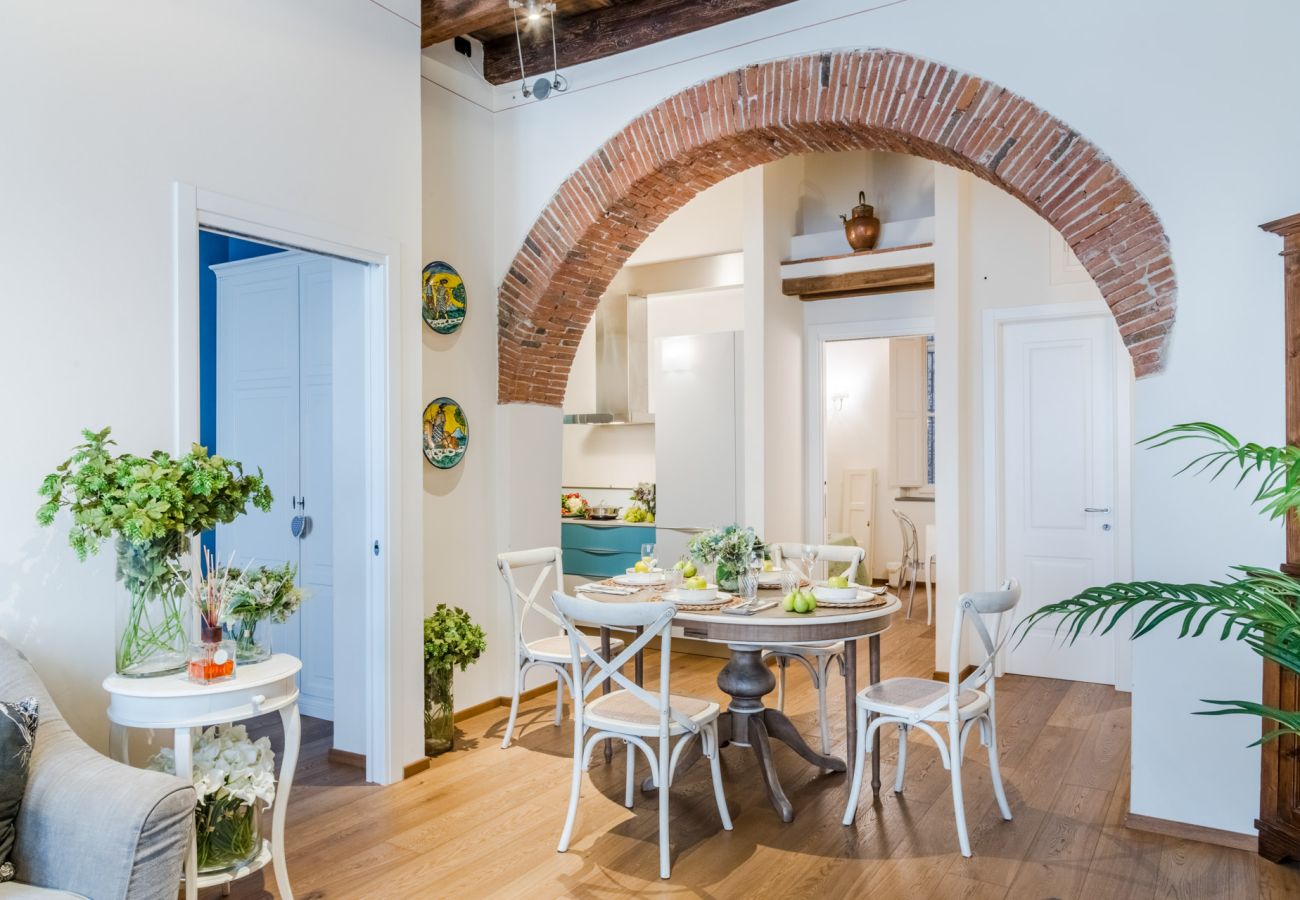 Appartamento a Lucca - Smart 2 Bedrooms Apartment close to Bus Terminal Appartamento a Lucca - Smart 2 Bedrooms Apartment close to Bus Terminal