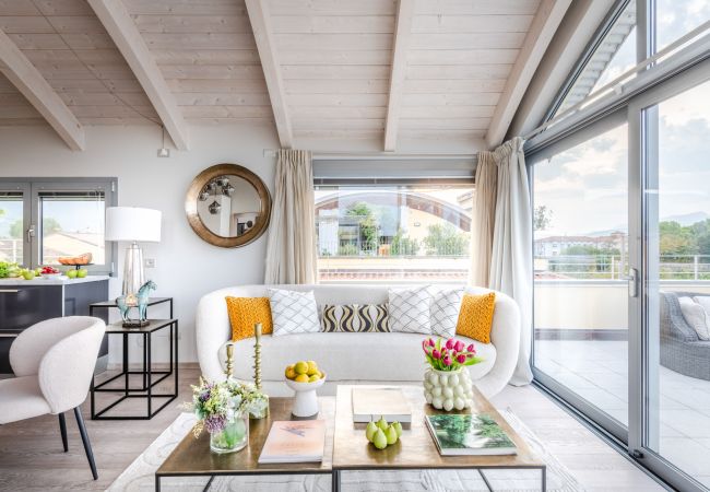 Appartamento a Lucca - Modern Panoramic Loft with Terrace, Elevator, Parking Appartamento a Lucca - Modern Panoramic Loft with Terrace, Elevator, Parking