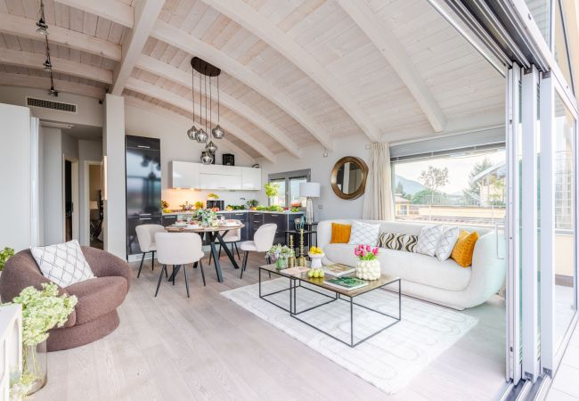 Appartamento a Lucca - Modern Panoramic Loft with Terrace, Elevator, Parking Appartamento a Lucca - Modern Panoramic Loft with Terrace, Elevator, Parking