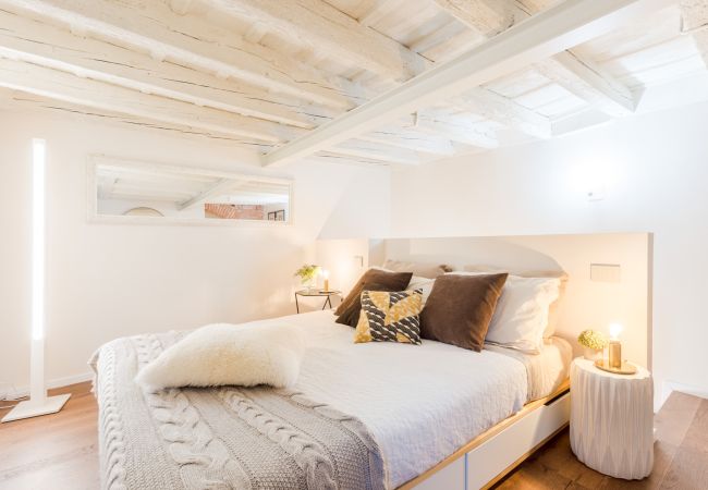 Appartamento a Lucca - Contemporary Apartment with Private Outdoor in Lucca Appartamento a Lucca - Contemporary Apartment with Private Outdoor in Lucca