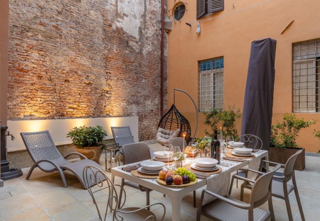 Appartamento a Lucca - Contemporary Apartment with Private Outdoor in Lucca Appartamento a Lucca - Contemporary Apartment with Private Outdoor in Lucca