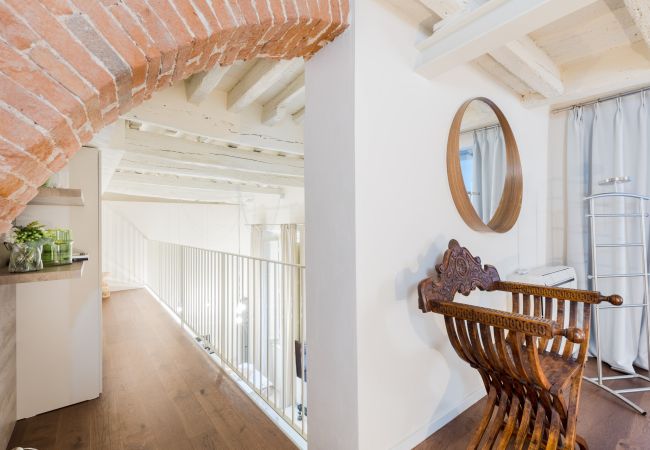 Appartamento a Lucca - Contemporary Apartment with Private Outdoor in Lucca Appartamento a Lucca - Contemporary Apartment with Private Outdoor in Lucca