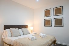 Appartamento a Madrid -  Amplio Apartamento con Balcón en Calle Santa Engracia, Chamberí  